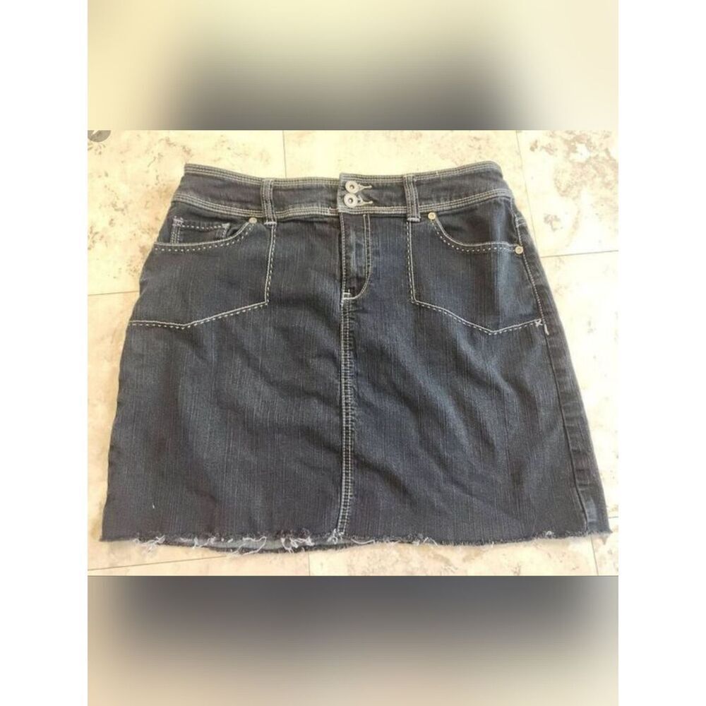 R5 Christopher & Banks Dark Blue Denim Mini Skirt Flap Pockets & White Stitching